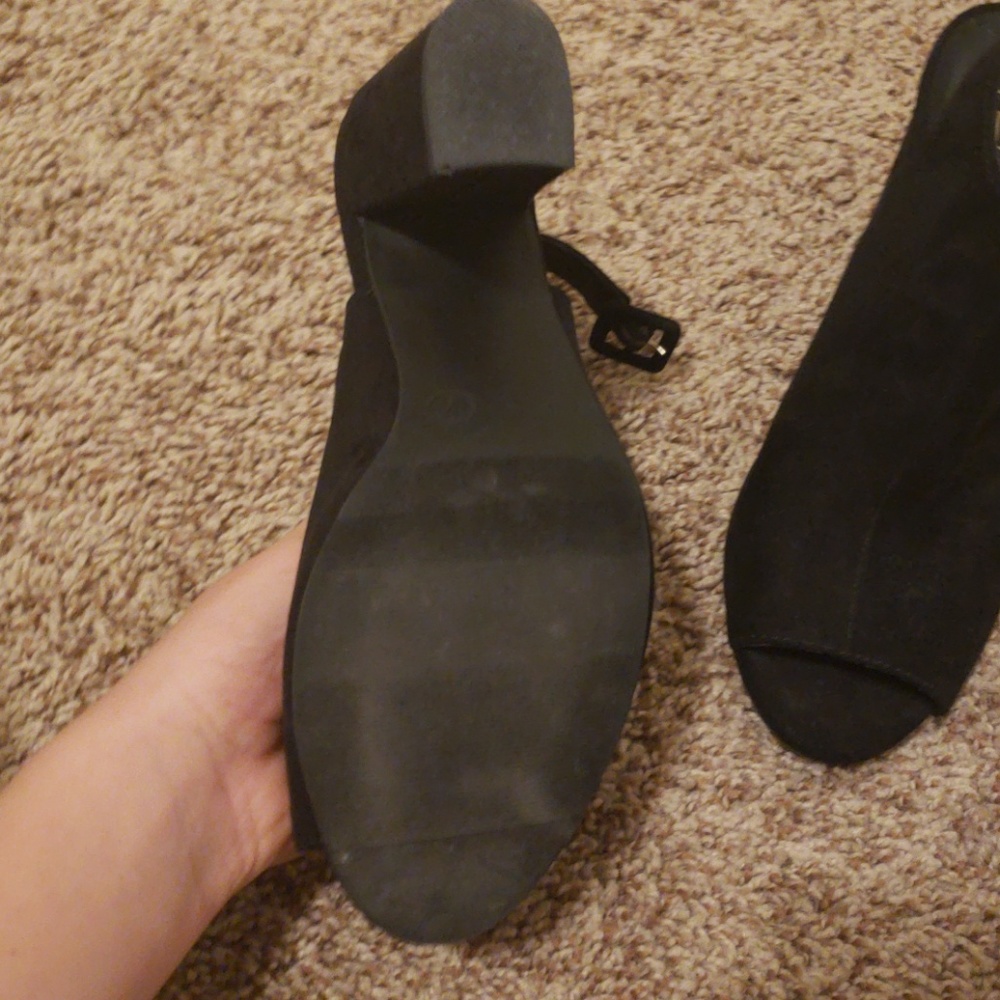 Shoes - Picture 3 of 6